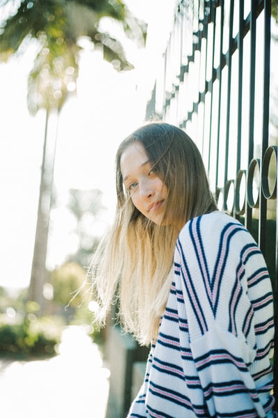 Long sleeve shirt lady dressed in black and white stripes
